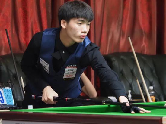 他在防守端 他在防守端