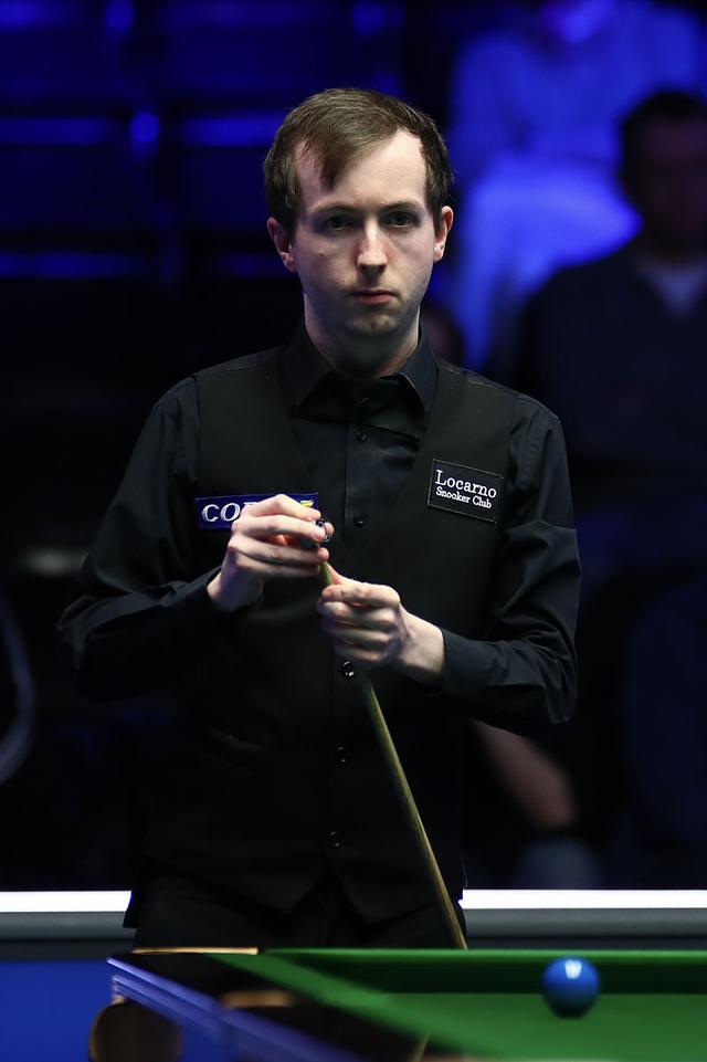 阔斧地进行 阔斧地进行