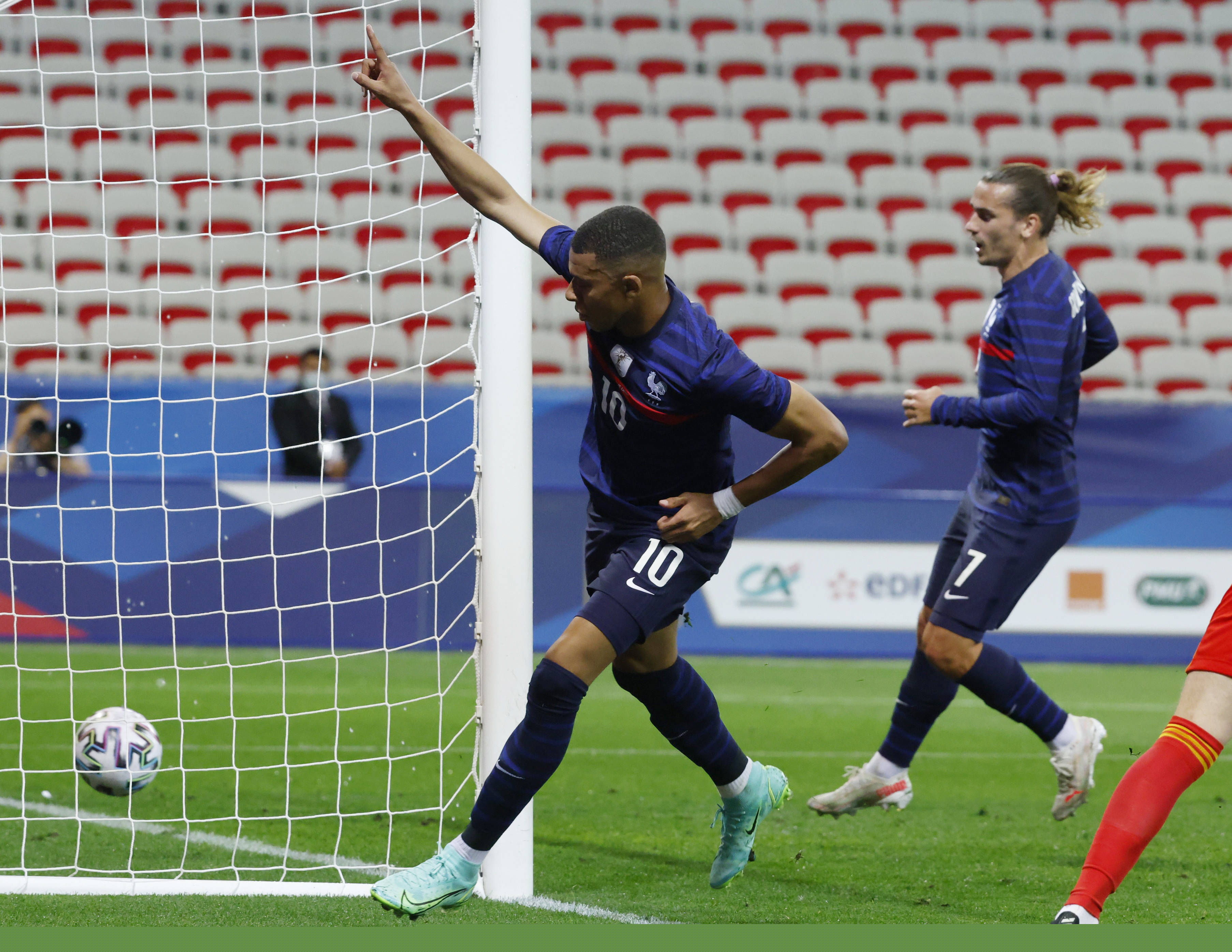 2的连锁反 2的连锁反