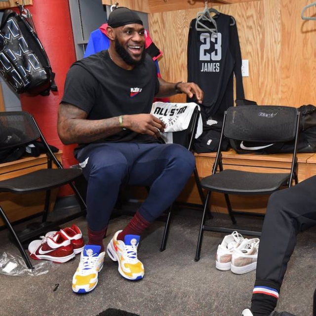 特别是中场 特别是中场